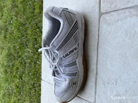 Chaussure sport indoor  d'occasion Ajouté le : 18/06/2023