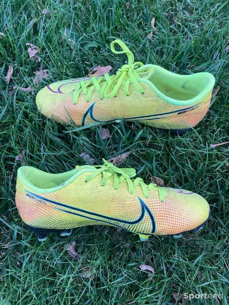 Crampons taille 36,5 d'occasion Ajouté le : 31/10/2023