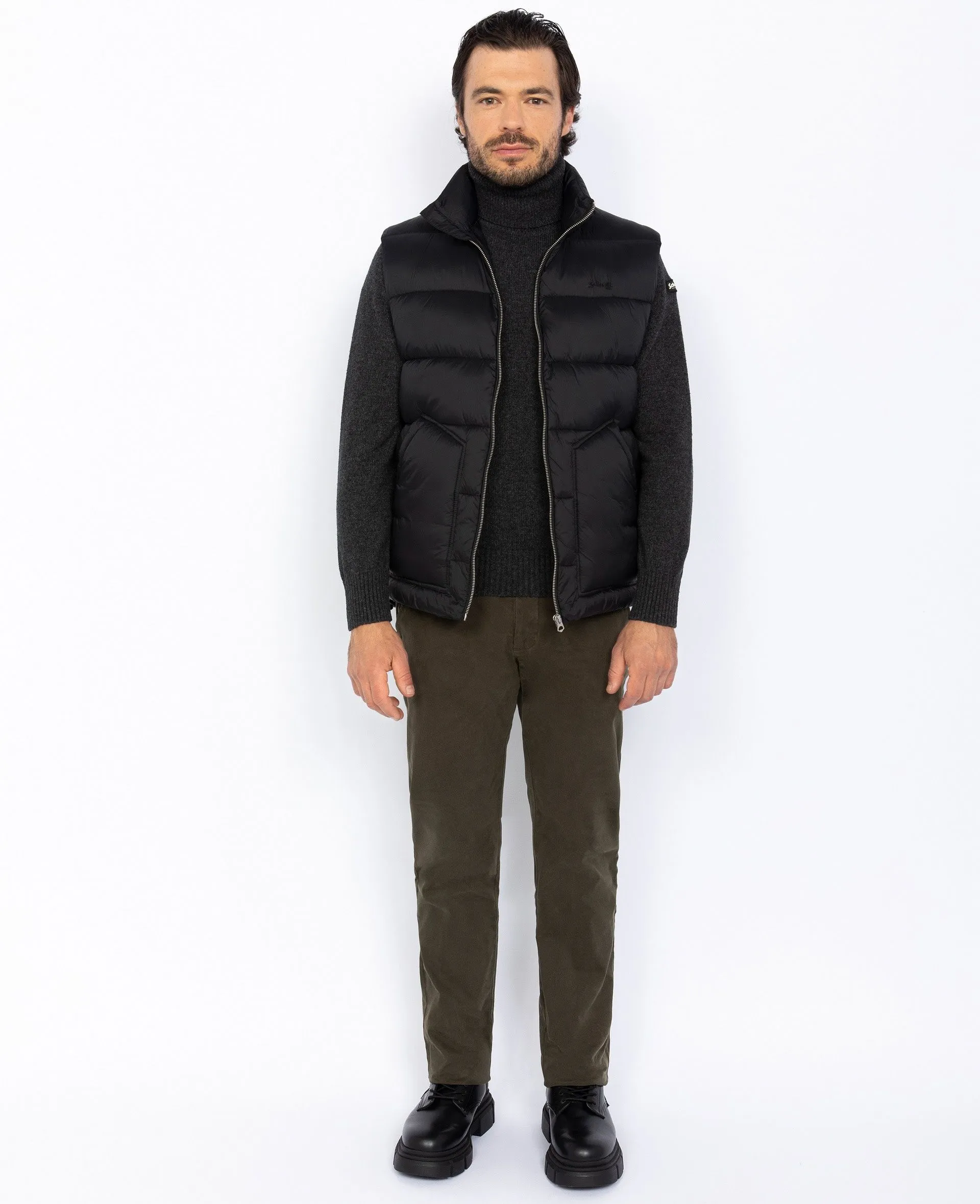 Recycled nylon sleeveless puffer coat