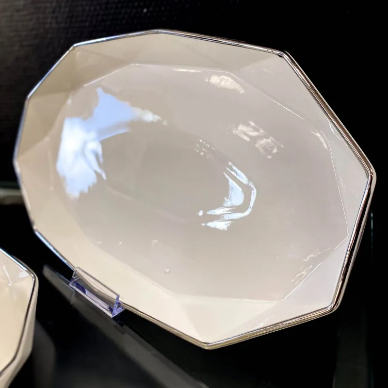 Service de table octogonal porcelaine fine 25 pièces argenté